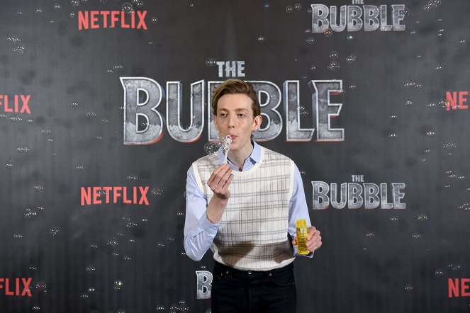 The Bubble - Events - "The Bubble" Photo Call at Four Seasons Hotel Los Angeles at Beverly Hills on March 05, 2022 in Los Angeles, California - Harry Trevaldwyn
