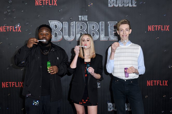 The Bubble - Events - "The Bubble" Photo Call at Four Seasons Hotel Los Angeles at Beverly Hills on March 05, 2022 in Los Angeles, California - Samson Kayo, Maria Bakalova, Harry Trevaldwyn