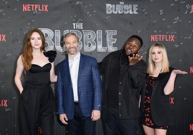 V bublině - Z akcií - "The Bubble" Photo Call at Four Seasons Hotel Los Angeles at Beverly Hills on March 05, 2022 in Los Angeles, California - Karen Gillan, Judd Apatow, Samson Kayo, Maria Bakalova