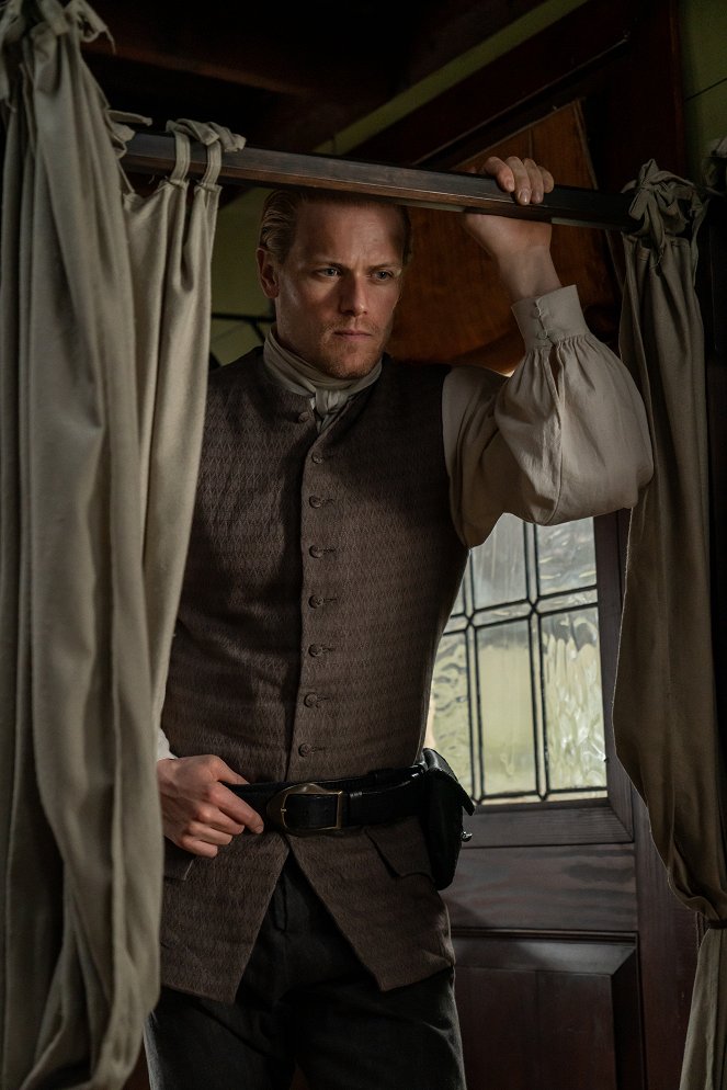 Outlander - The World Turned Upside Down - Photos - Sam Heughan