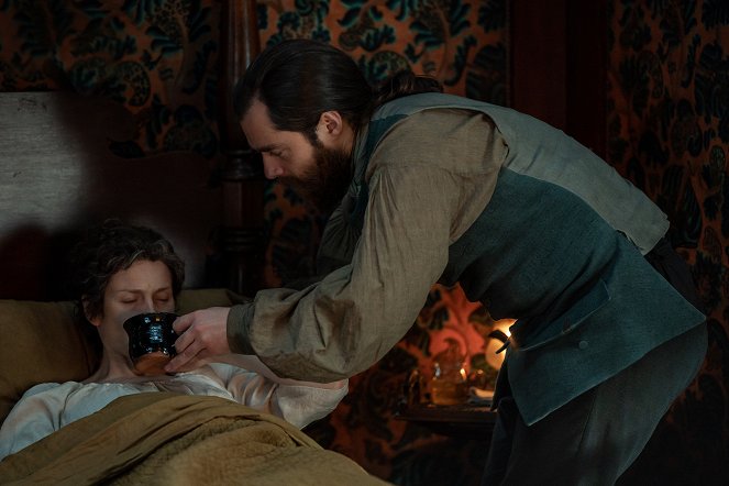 Outlander - Az idegen - The World Turned Upside Down - Filmfotók - Caitríona Balfe, Richard Rankin