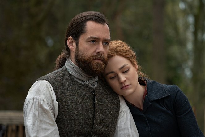 Outlander - Az idegen - Sticks and Stones - Filmfotók - Richard Rankin, Sophie Skelton