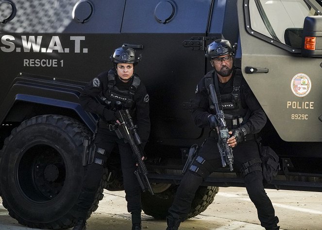 S.W.A.T. - Donor - Film - Lina Esco, Shemar Moore
