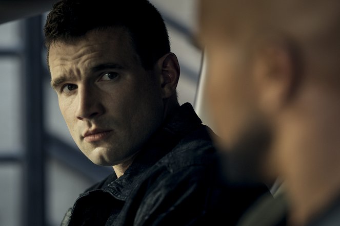 S.W.A.T. - The Fugitive - Photos - Alex Russell