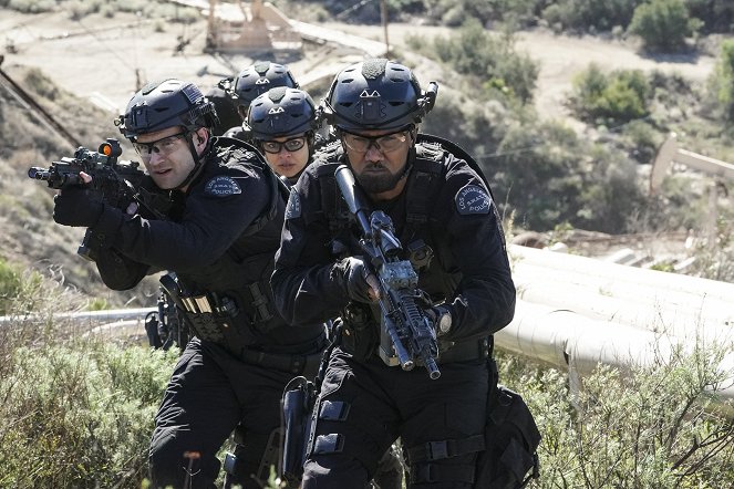 S.W.A.T. - Cry Foul - Photos - Alex Russell, Lina Esco, Shemar Moore