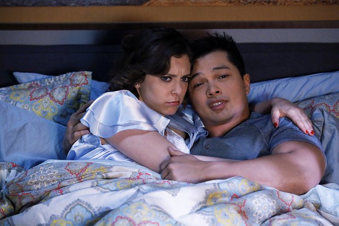 Crazy Ex-Girlfriend - All Signs Point to Josh ... or Is It Josh's Friend? - Photos