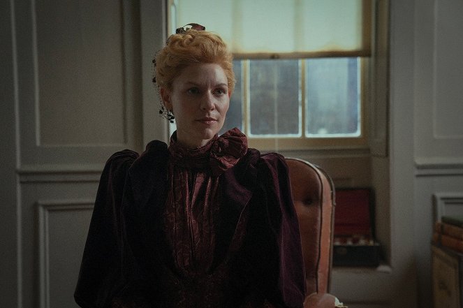 The Essex Serpent - The Blackwater - Photos - Claire Danes