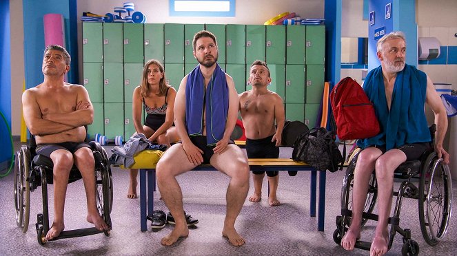 Vestiaires - Season 10 - Filmfotók - Adda Abdelli, Anaïs Fabre, Alexandre Philip