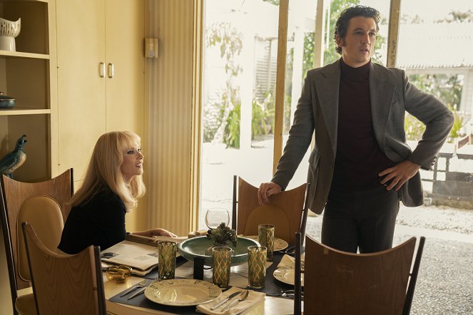 The Offer - A Seat at the Table - Photos - Juno Temple, Miles Teller