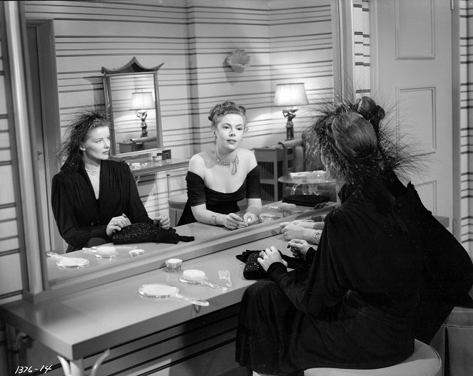 Salattuja tunteita - Kuvat elokuvasta - Katharine Hepburn, Jayne Meadows