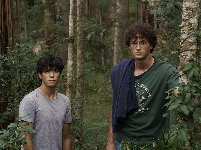 The Wilds - Day 34 / 12 - De la película - Zack Calderon, Alex Fitzalan