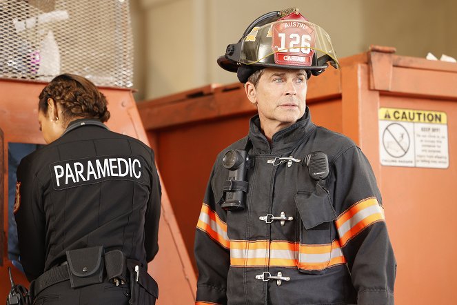 9-1-1: Lone Star - Spring Cleaning - Photos - Rob Lowe