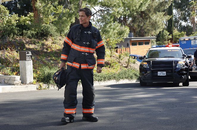 9-1-1: Lone Star - Spring Cleaning - De la película - Rob Lowe