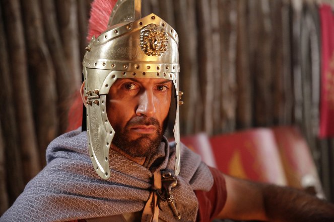 Treasures Decoded - Season 7 - Massacre on Hadrian's Wall - Van film