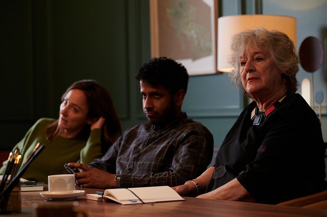 Ten Percent - Episode 2 - Photos - Lydia Leonard, Prasanna Puwanarajah, Maggie Steed