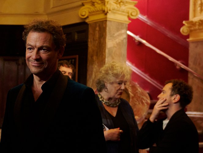 Ten Percent - Episode 3 - De la película - Dominic West, Maggie Steed