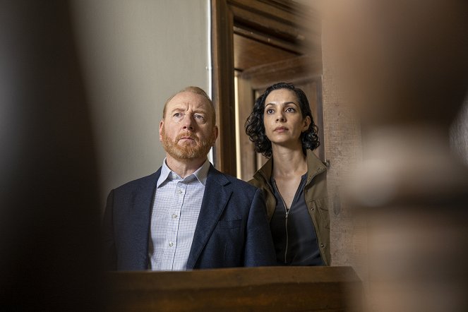 The Chelsea Detective - A Chelsea Education - Photos - Adrian Scarborough, Sonita Henry