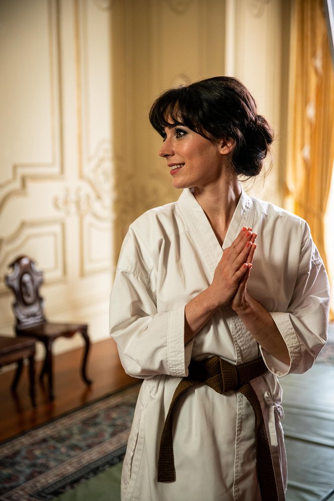 Ms Fisher's Modern Murder Mysteries - Come Die with Me - Photos