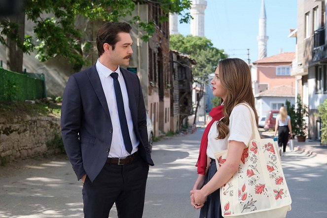 Kara Tahta - Episode 6 - Kuvat elokuvasta - Furkan Andıç, Miray Daner