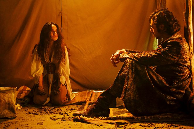 The Magicians - All That Hard, Glossy Armor - Do filme - Summer Bishil, Hale Appleman