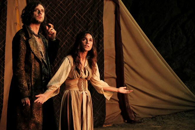 The Magicians - Season 4 - All That Hard, Glossy Armor - Photos - Hale Appleman, Summer Bishil