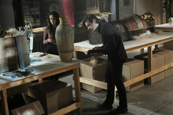 The Magicians - A Timeline and Place - Photos - Stella Maeve, Jason Ralph