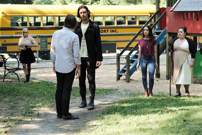 The Magicians - Escape from the Happy Place - Van film - Hale Appleman, Stella Maeve, Jolene Purdy