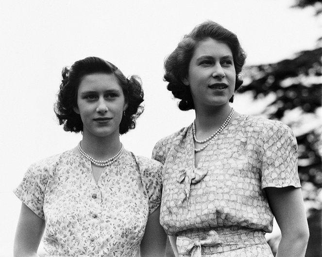 Elizabeth and Margaret: Love and Loyalty - Filmfotók - II. Erzsébet királynő