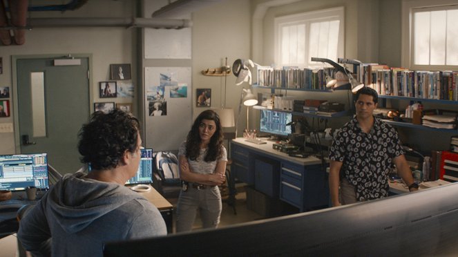 Agenci NCIS: Hawaje - Season 1 - Switchback - Z filmu - Yasmine Al-Bustami, Alex Tarrant