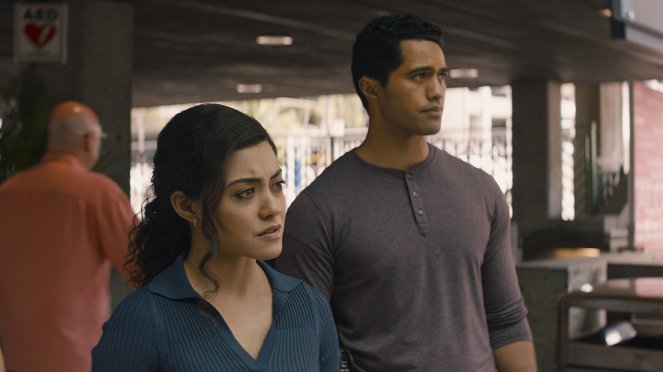 NCIS: Hawai'i - Switchback - Film - Yasmine Al-Bustami, Alex Tarrant