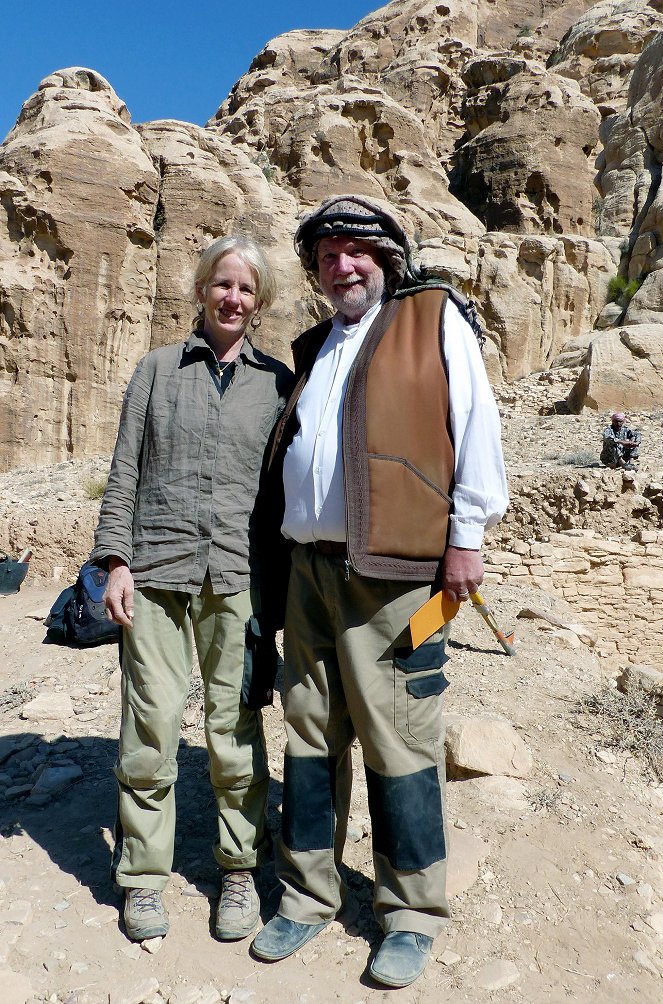 The Stone Age Village of Ba'ja – A Child's Grave Writes History - Photos