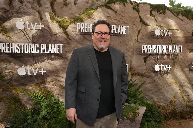 Prehisztorikus bolygó - Rendezvények - Apple’s “Prehistoric Planet” premiere screening at AMC Century City IMAX Theatre in Los Angeles, CA on May 15, 2022 - Jon Favreau