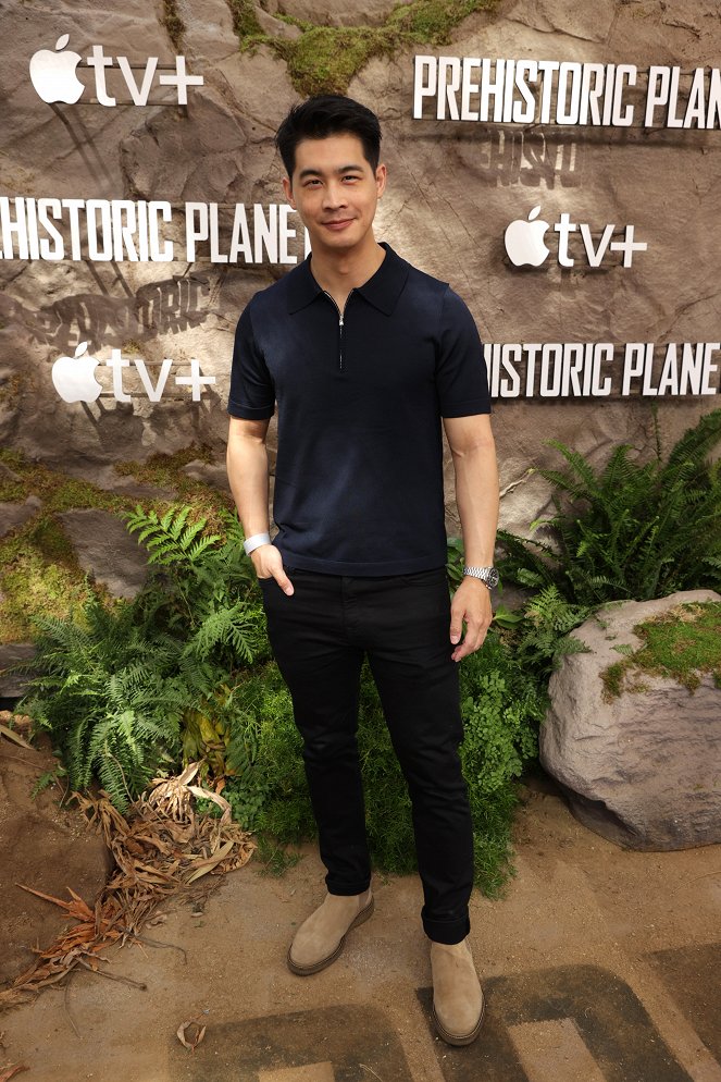 Ein Planet vor unserer Zeit - Veranstaltungen - Apple’s “Prehistoric Planet” premiere screening at AMC Century City IMAX Theatre in Los Angeles, CA on May 15, 2022 - Eddie Liu