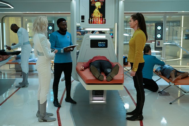 Star Trek: Strange New Worlds - Illyrian aaveet - Kuvat elokuvasta - Babs Olusanmokun, Rebecca Romijn