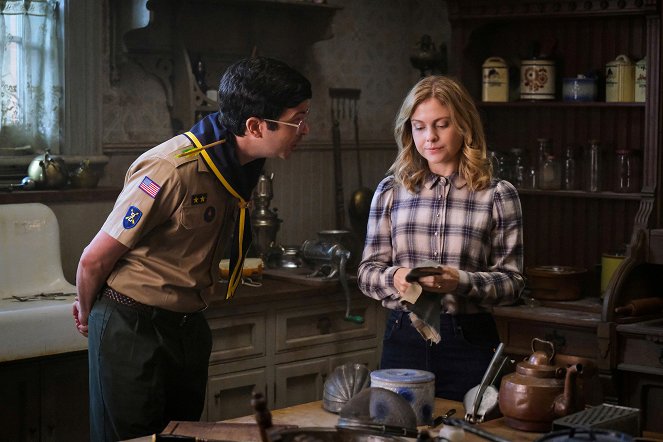 Ghosts - Hello! - Photos - Richie Moriarty, Rose McIver