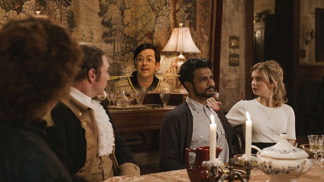 Ghosts - Dinner Party - Photos - Richie Moriarty, Rose McIver, Utkarsh Ambudkar