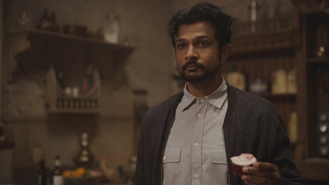 Ghosts - Dinner Party - Do filme - Utkarsh Ambudkar