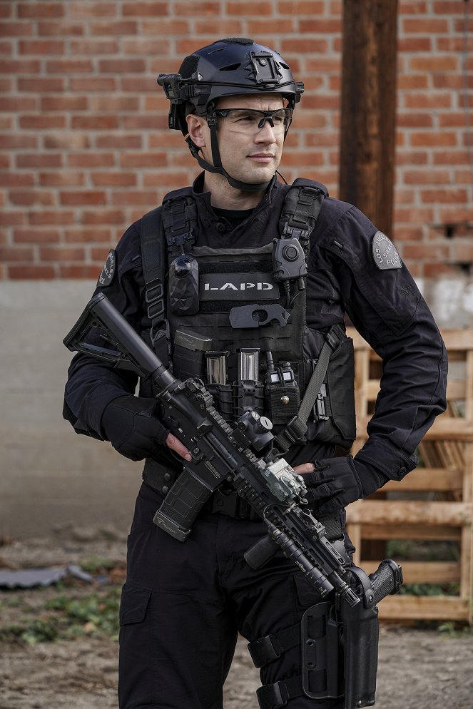 S.W.A.T. - Family - Film - Alex Russell