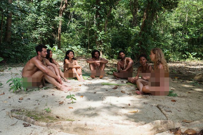 Naked and Afraid of Love - Photos