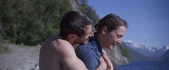 Hélène döntése - Filmfotók - Gaspard Ulliel, Vicky Krieps