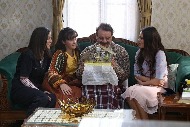 Üç Kız Kardeş - Episode 11 - Photos