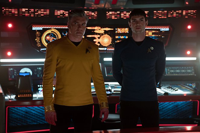 Star Trek: Strange New Worlds - Memento Mori - Filmfotos - Anson Mount, Ethan Peck