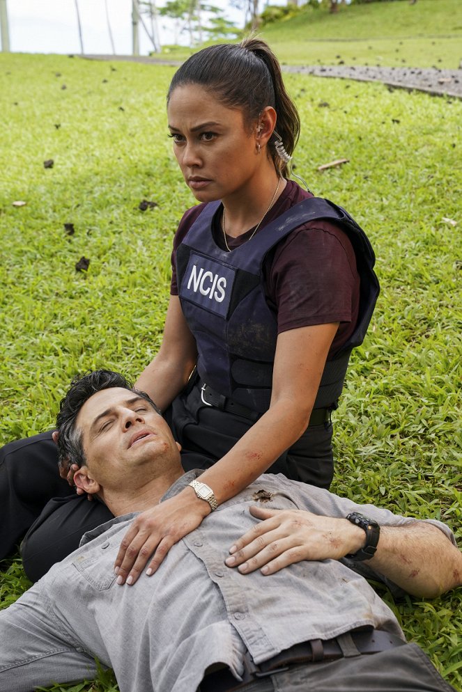 Agenci NCIS: Hawaje - Ohana - Z filmu - Enver Gjokaj, Vanessa Lachey