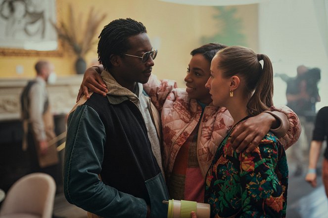 Chloe - Van fény - Filmfotók - Brandon Micheal Hall, Pippa Bennett-Warner, Erin Doherty