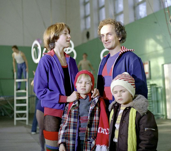 Rodzina Leśniewskich - De la película - Agata Młynarska, Magdalena Scholl, Tadeusz Kwinta, Tomasz Brzeziński