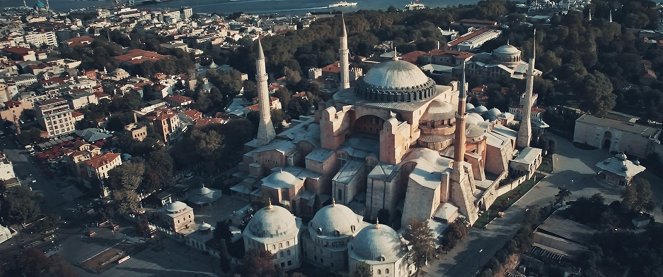 Adanış: Kutsal Kavga - Kuvat elokuvasta