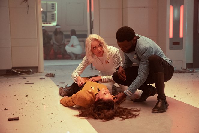 Star Trek: Strange New Worlds - Memento Mori - Filmfotos - Jess Bush, Babs Olusanmokun