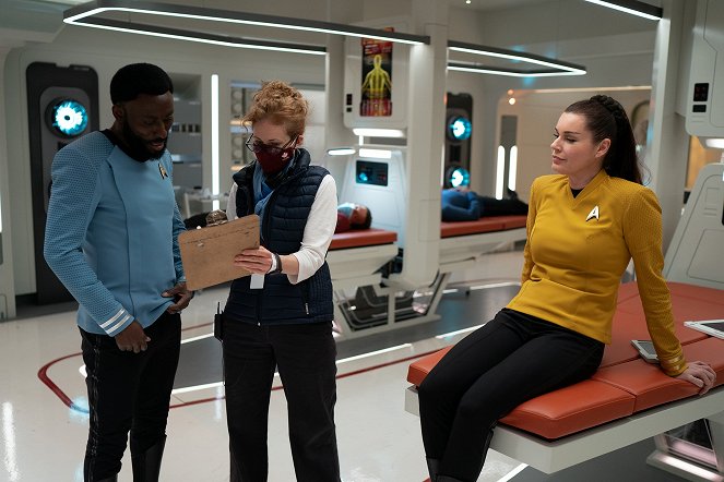 Star Trek: Podivné nové světy - Duchové Illyrie - Z natáčení - Babs Olusanmokun, Leslie Hope, Rebecca Romijn