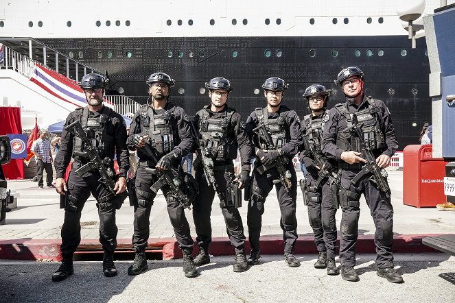 SWAT - Különleges egység - Farewell - Forgatási fotók - Jay Harrington, Shemar Moore, Alex Russell, Lina Esco, David Lim, Kenny Johnson