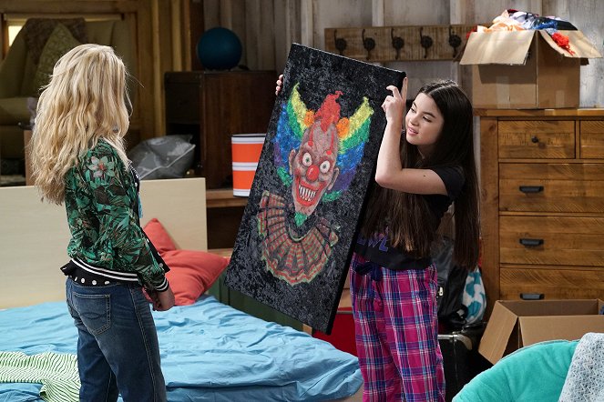Best Friends Whenever - Season 1 - A Time to Travel - Photos